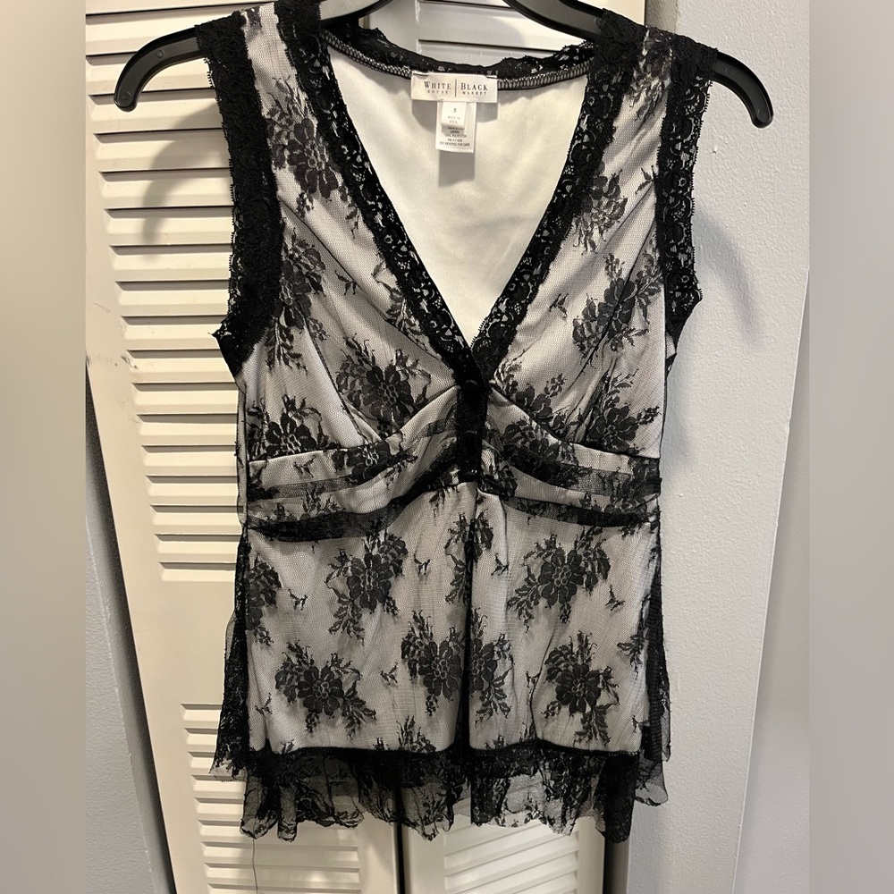White House/Black market cami top S